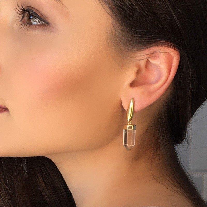 Brinco Brilhato Pedra Natural — Folheado a Ouro