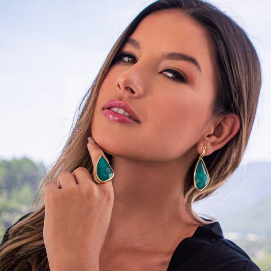 Brinco Brilhato Pedras Naturais Brasileiras — Folheado a Ouro