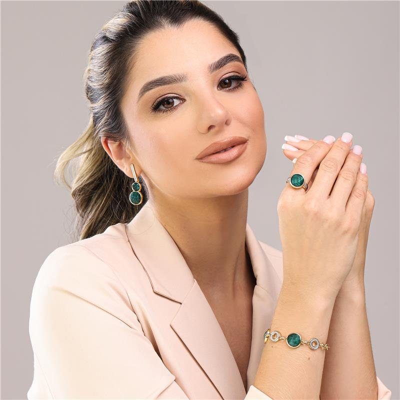 Brinco Brilhato Glamour Esmeralda — Ouro e Ródio Branco na modelo