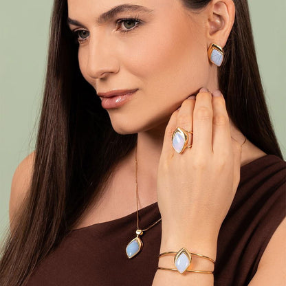 Anel Possebon Folheado a Ouro - Pedra Natural