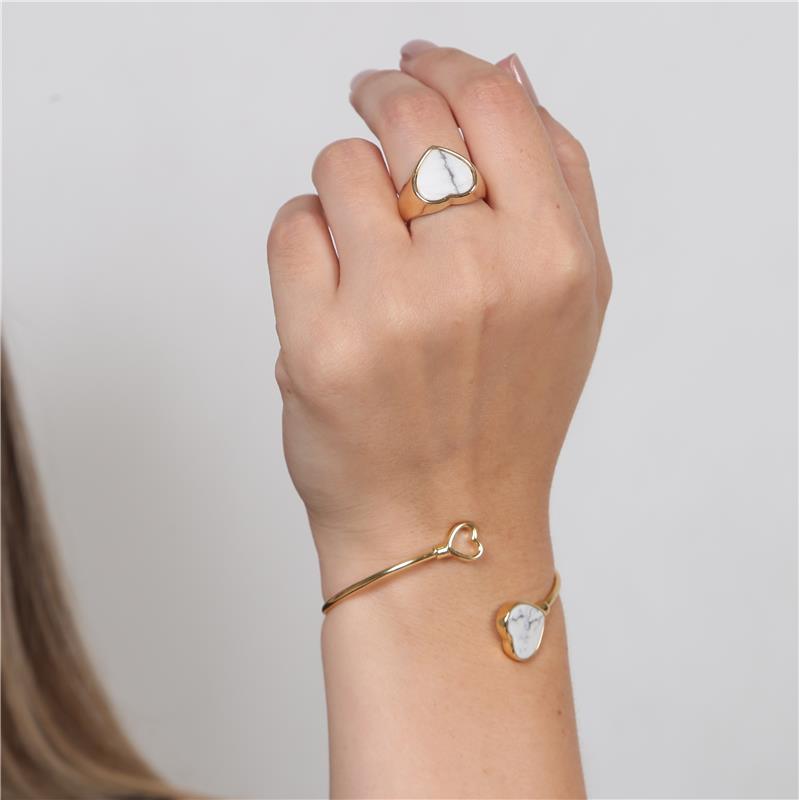 Anel Possebon Folheado a Ouro - Pedra Natural Ágata Vermelha