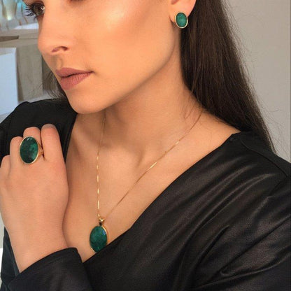 Anel Brilhato Pedras Naturais Brasileiras — Folheado a Ouro Esmeralda