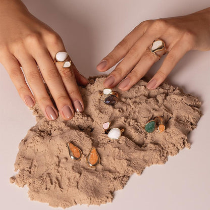 Anel Possebon Folheado a Ouro - Pedra Natural