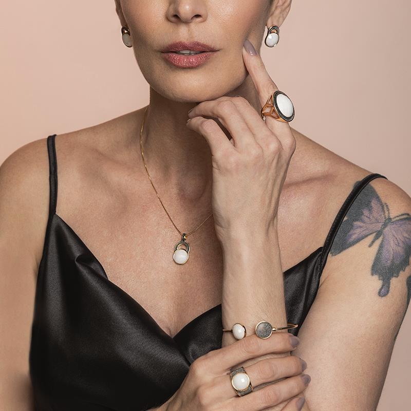 ANEL FOLHEADO A OURO E RÓDIO NEGRO