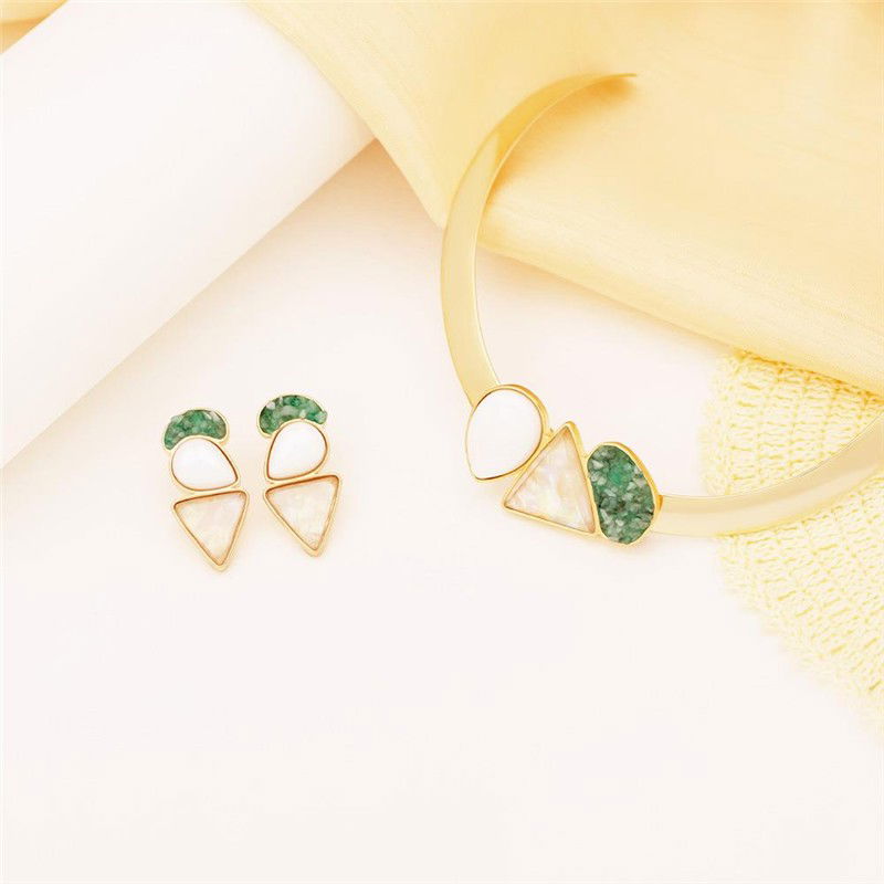 BRINCO FOLHEADO A OURO