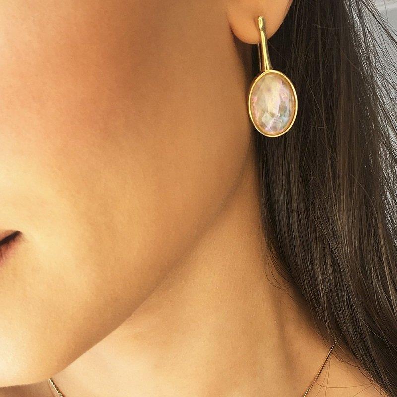 Brinco Brilhato Pedras Naturais Brasileiras — Folheado a Ouro