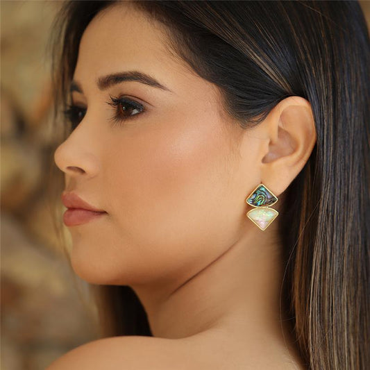Brinco Brilhato Pedras Naturais Brasileiras — Folheado a Ouro
