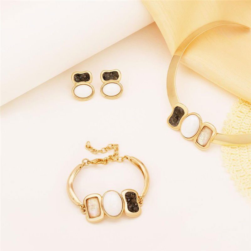 BRINCO FOLHEADO A OURO