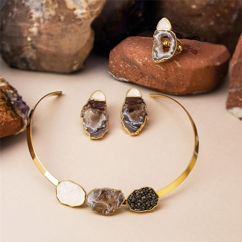 Brinco Possebon Folheado a Ouro - Pedra Natural