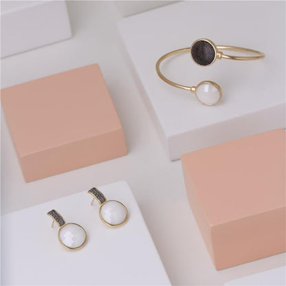 Brinco Brilhato Facetada Perolada 2,5 cm — Ouro e Ródio Negro