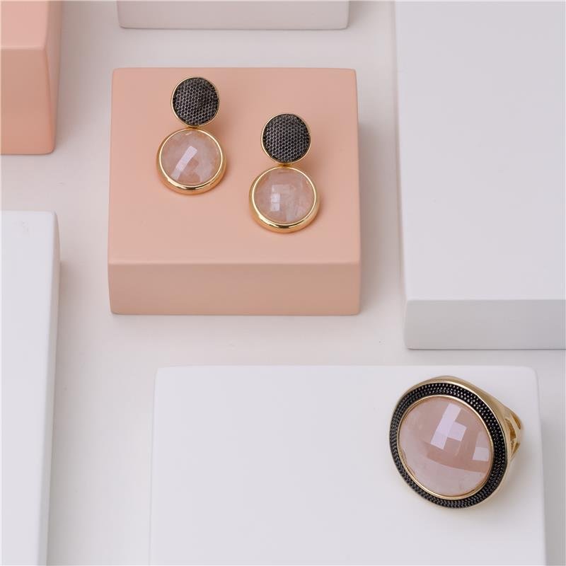 Brinco Brilhato Facetada Perolada 2,7 cm — Ouro e Ródio Negro