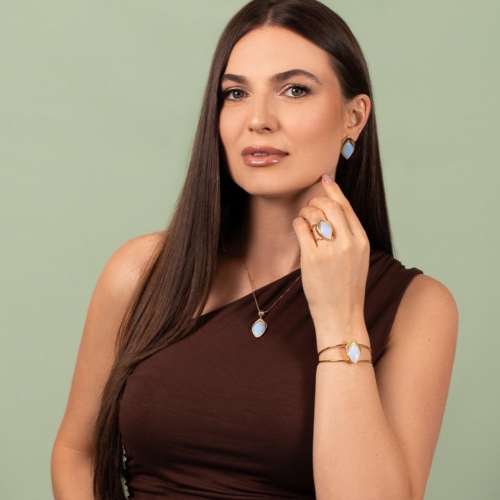Conjunto folheado a ouro pedras naturais Coleção Evidência