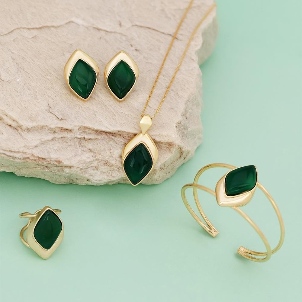 Conjunto folheado a ouro pedras naturais Coleção Evidência