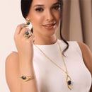 CONJUNTO FOLHEADO A OURO