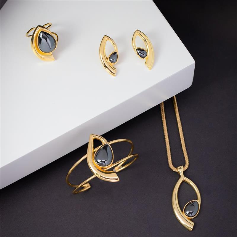 Conjunto Brilhato Pedras Naturais Brasileiras — Folheado a Ouro