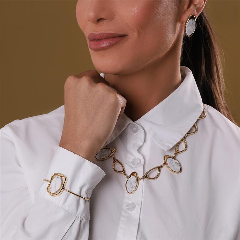 Conjunto folheado a ouro com colar e brinco