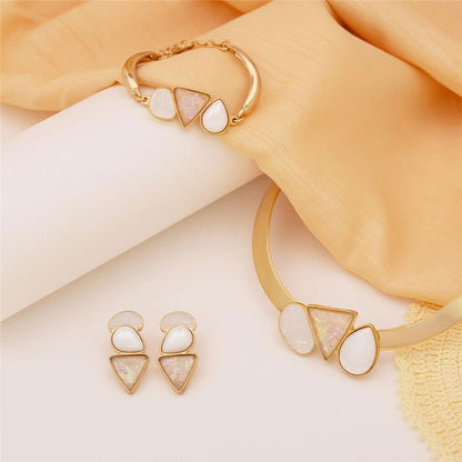 CONJUNTO FOLHEADO A OURO