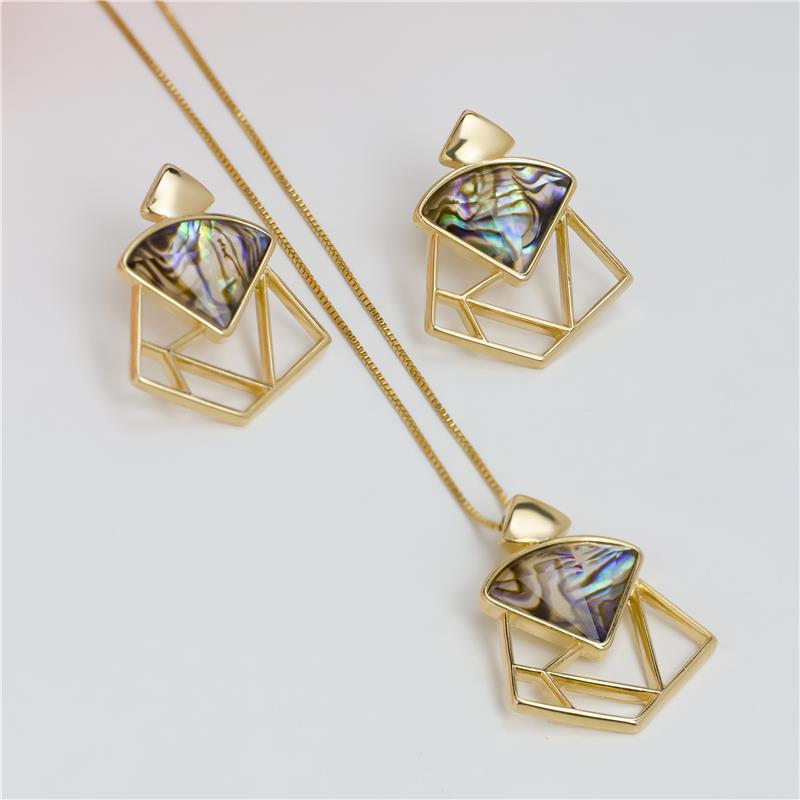 Conjunto Brilhato Pedras Naturais Brasileiras — Folheado a Ouro