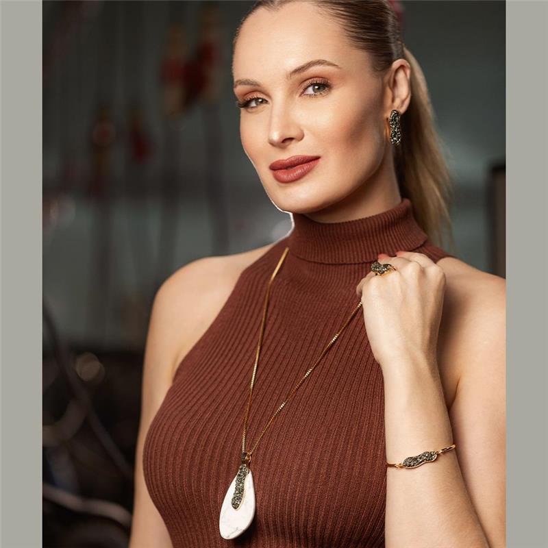 CONJUNTO FOLHEADO A OURO