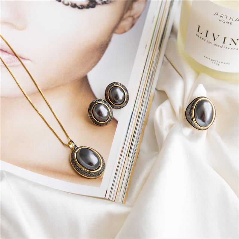 Conjunto Brilhato folheado a ouro com ródio negro e pérolas shell — referência 031256503