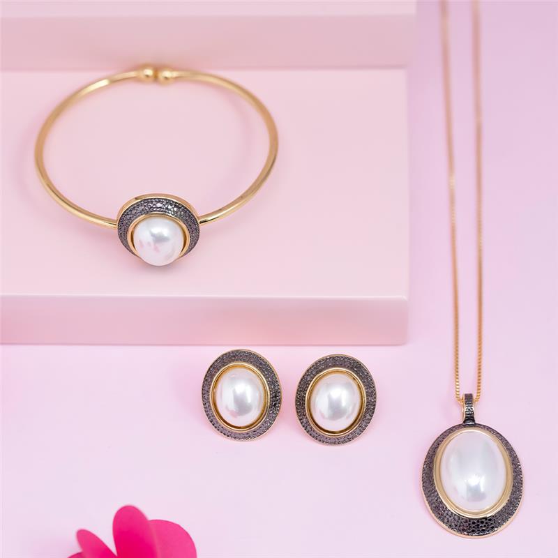 Conjunto Brilhato folheado a ouro com ródio negro e pérolas shell — referência 031256503