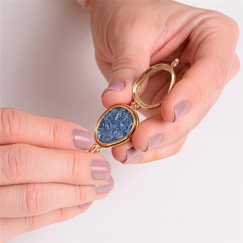 MEDALHA PARA RELICÁRIO FOLHEADO A OURO